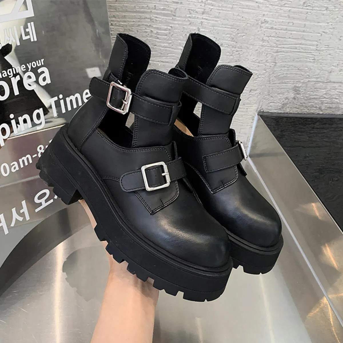 2023 Autunno Nuova Fibbia Punta Rotonda Donne Chelsea Stivali Scarpe Tacco Medio Sandali Chunky Punk Vestito Casual Pompe Cavali