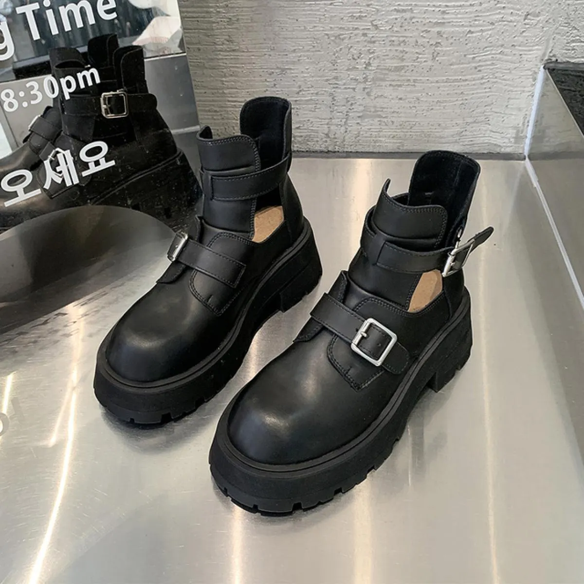2023 Autunno Nuova Fibbia Punta Rotonda Donne Chelsea Stivali Scarpe Tacco Medio Sandali Chunky Punk Vestito Casual Pompe Cavali