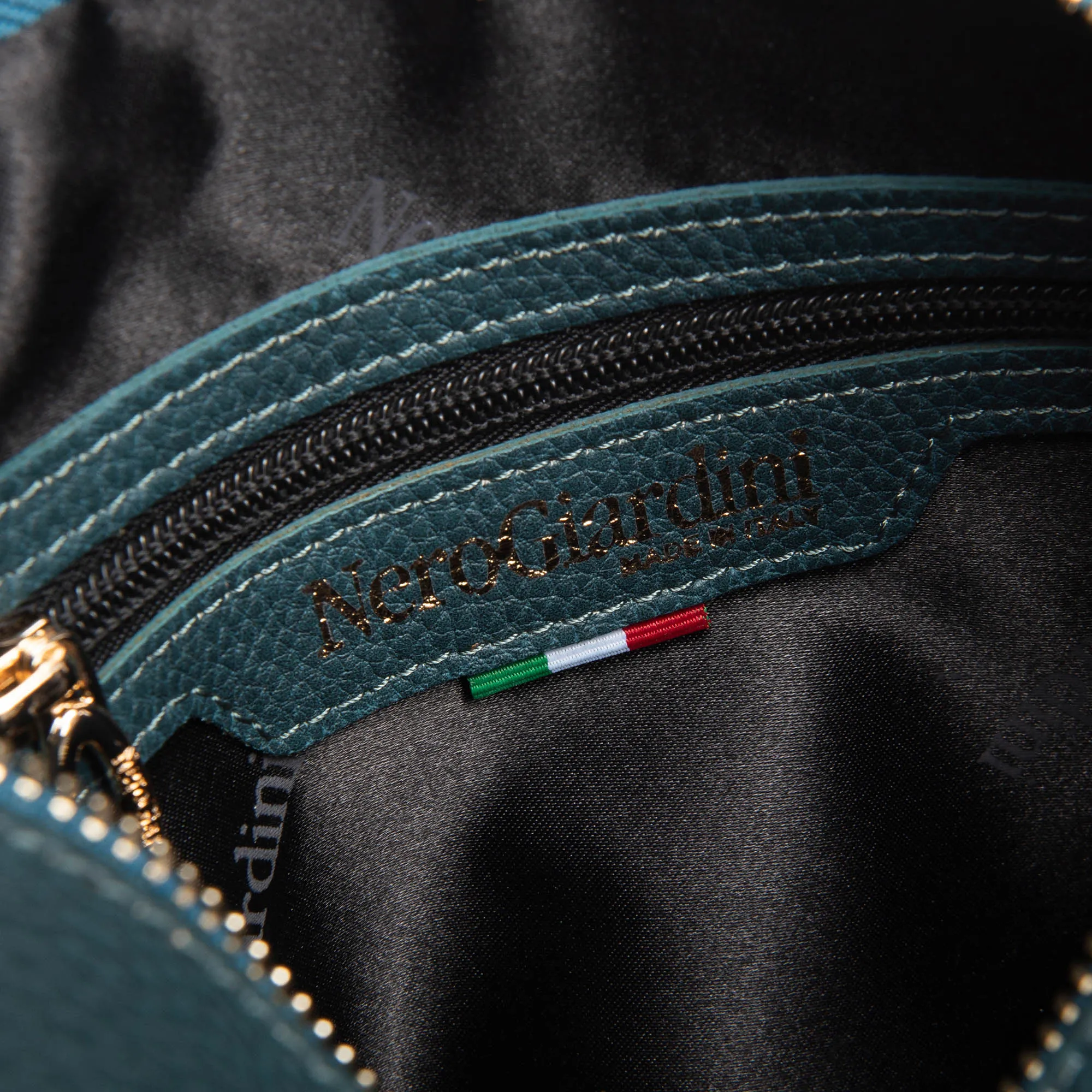 Borsa a cassetta nera 