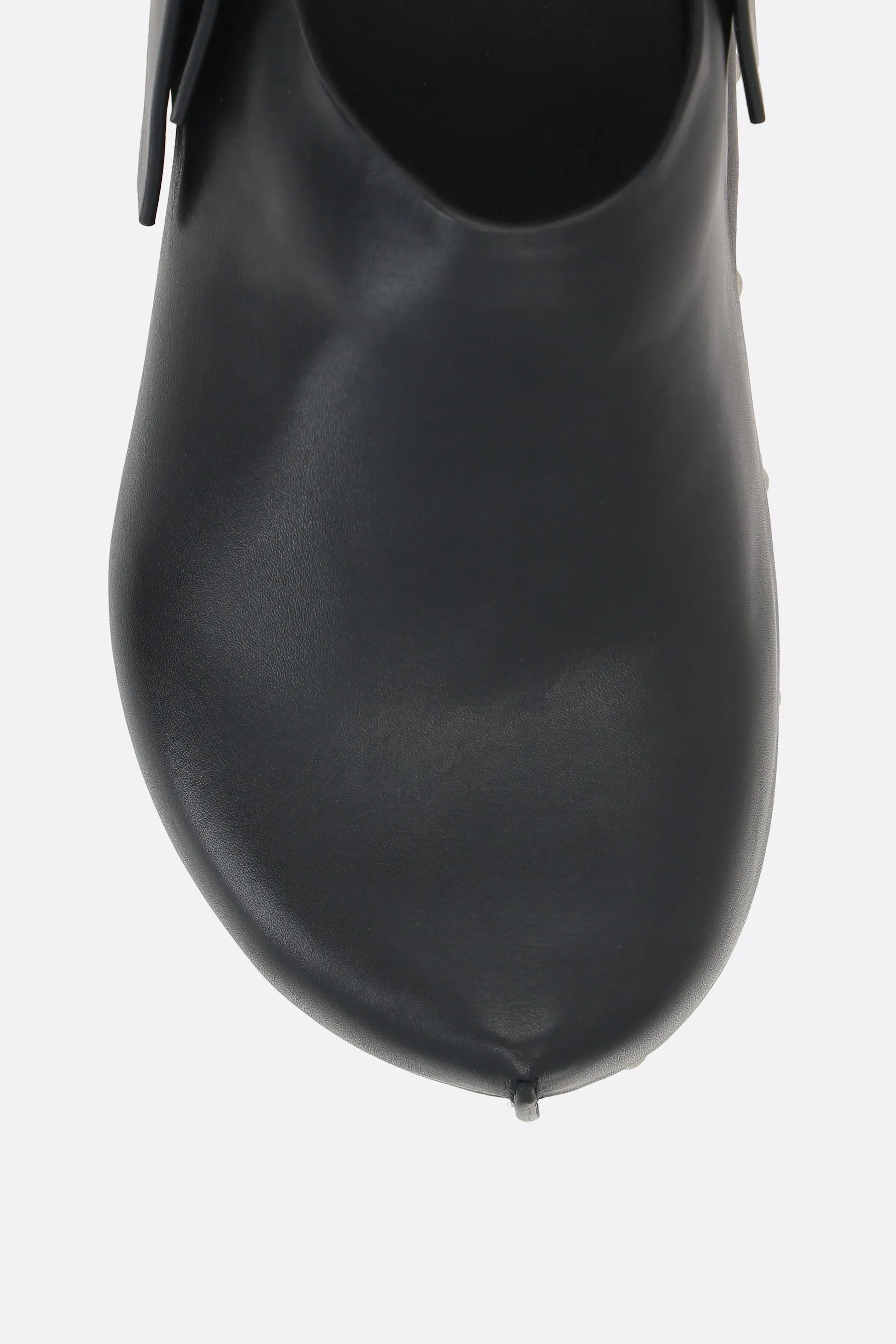  clog in pelle liscia con borchie  