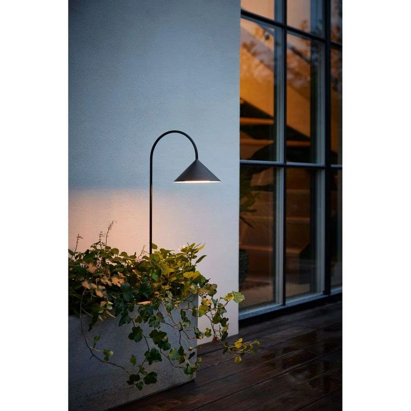 Grasp Garden Lampada da Giardino w/Spike Matt Black - Frandsen | Acquista online
