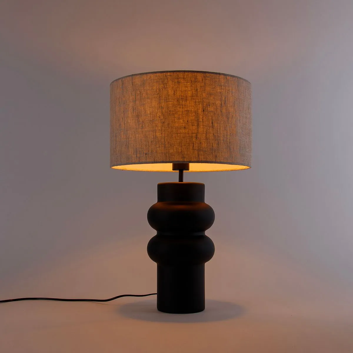 Lampada da tavolo di design nera con paralume in tessuto grigio chiaro 35 cm - Alisia