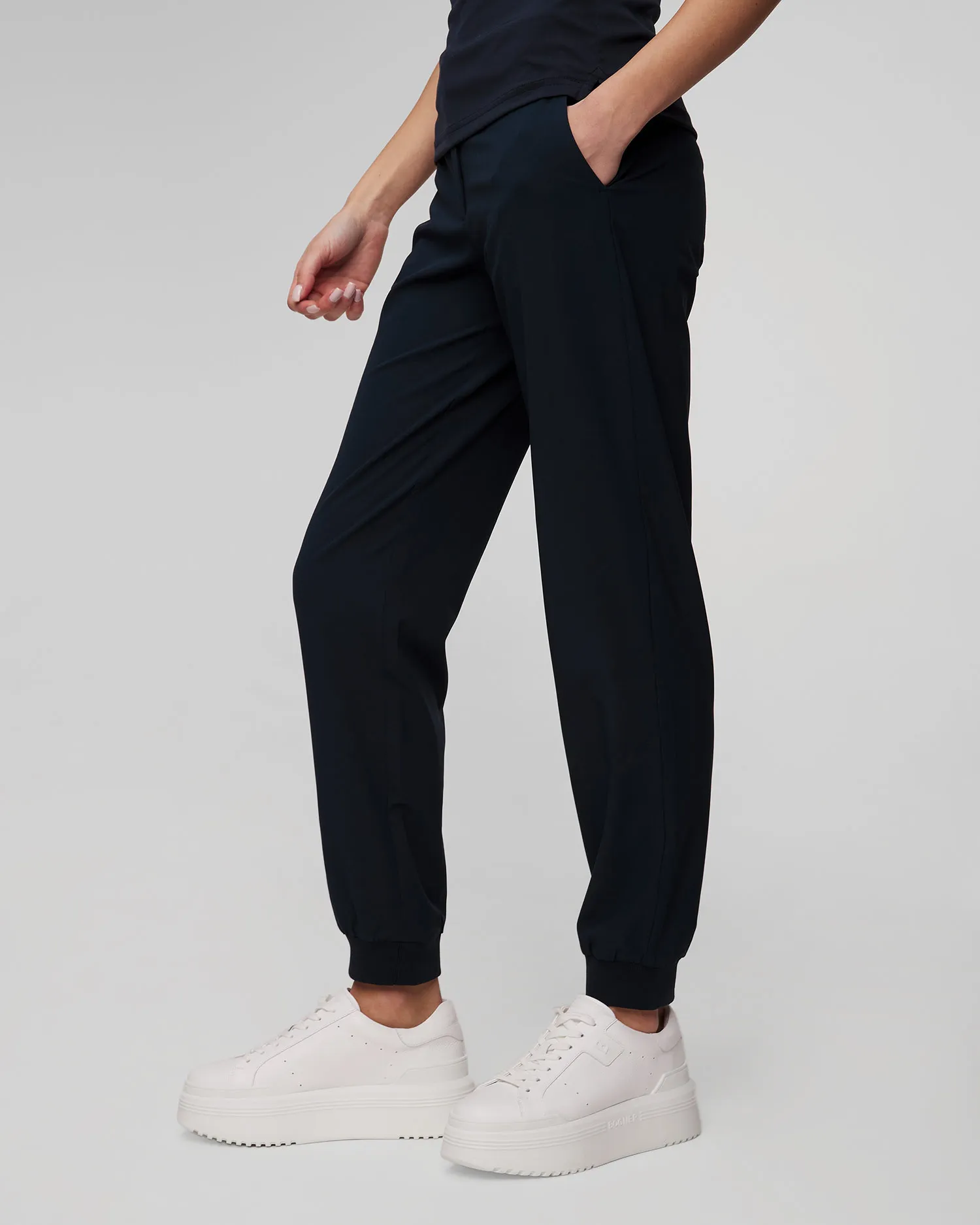 Pantaloni blu scuro da donna J.Lindeberg Elena Jogger Pant GWPA09302-6855