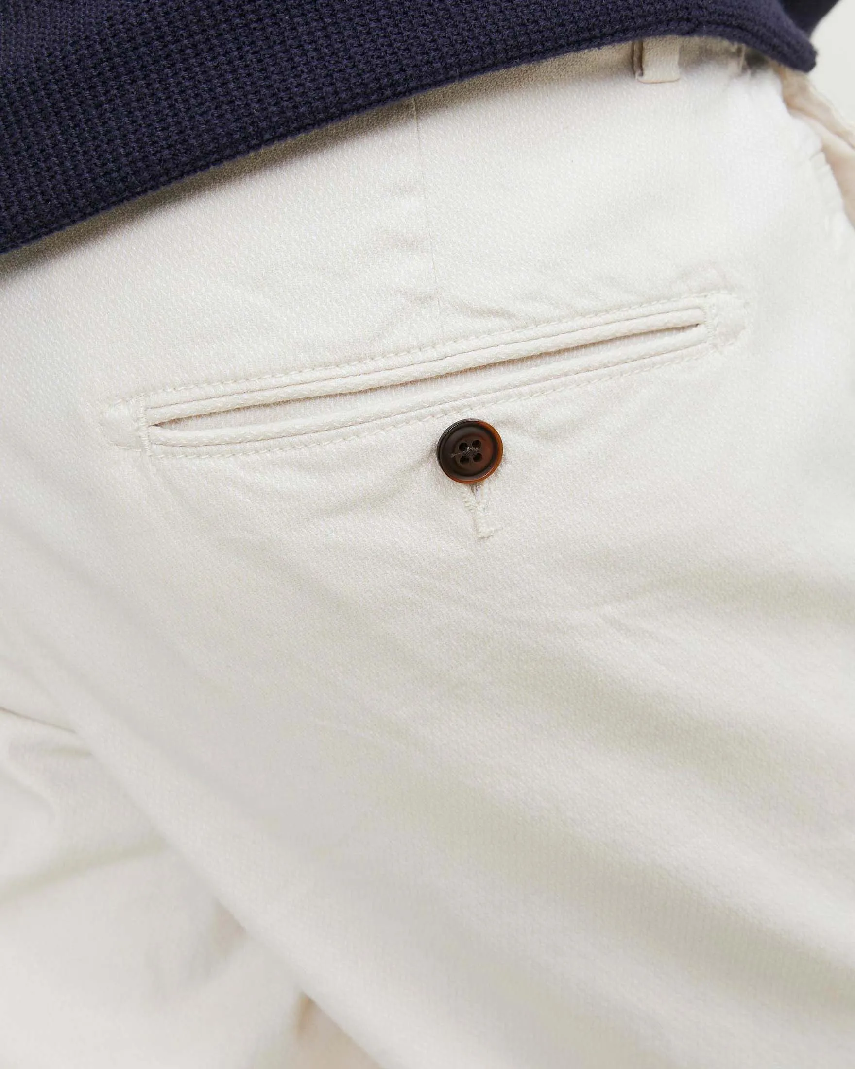 Pantaloni chino slim-fit a vita bassa bianchi in cotone stretch armaturato