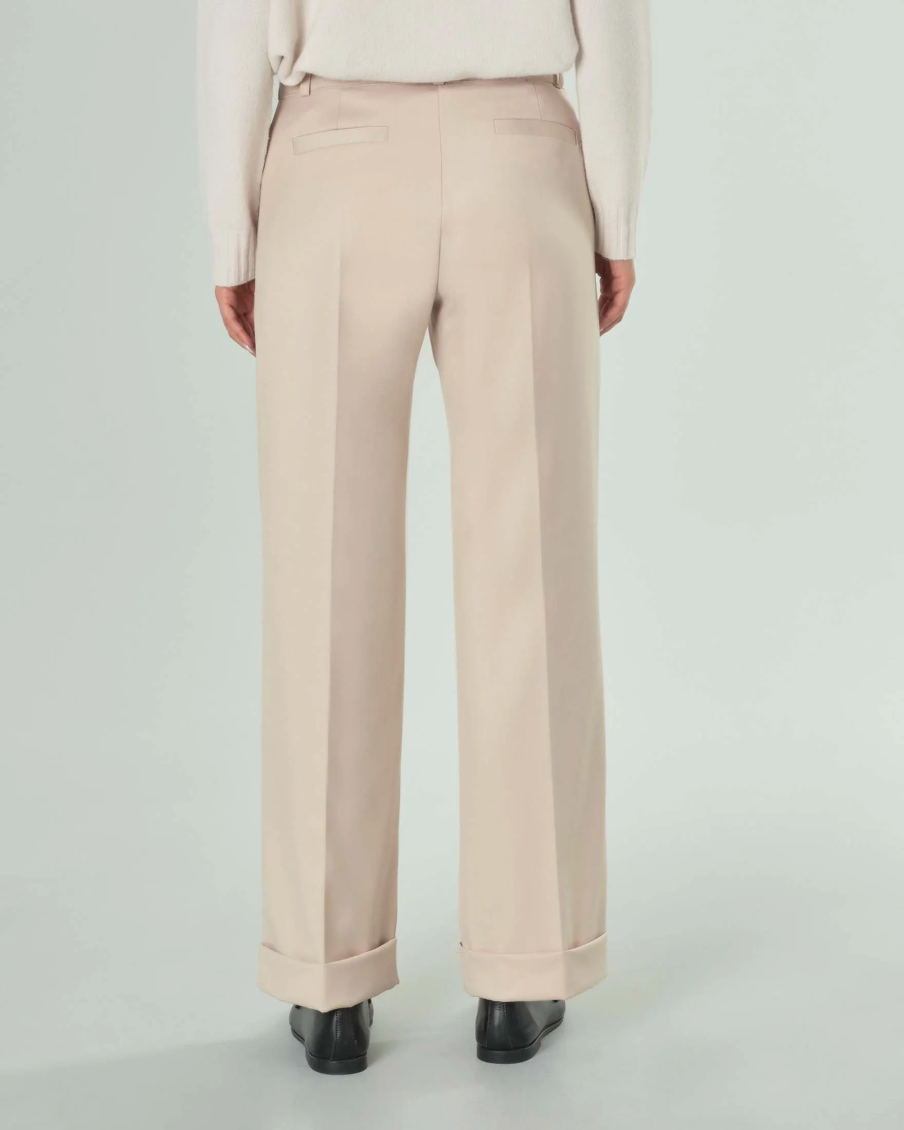 Pantaloni color panna in misto viscosa effetto lana dalla linea ampia con risvolto al fondo