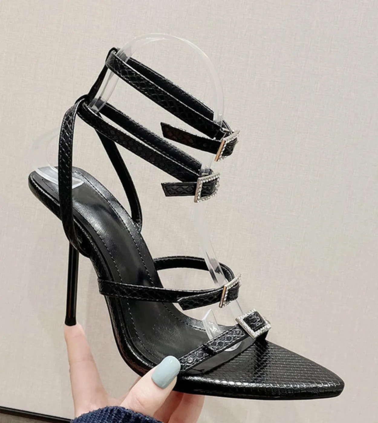 Sandali da donna con fibbia in pelle moda stile sfilata Sandali con tacco alto Sandali gladiatore Scarpe da ballo per feste esti