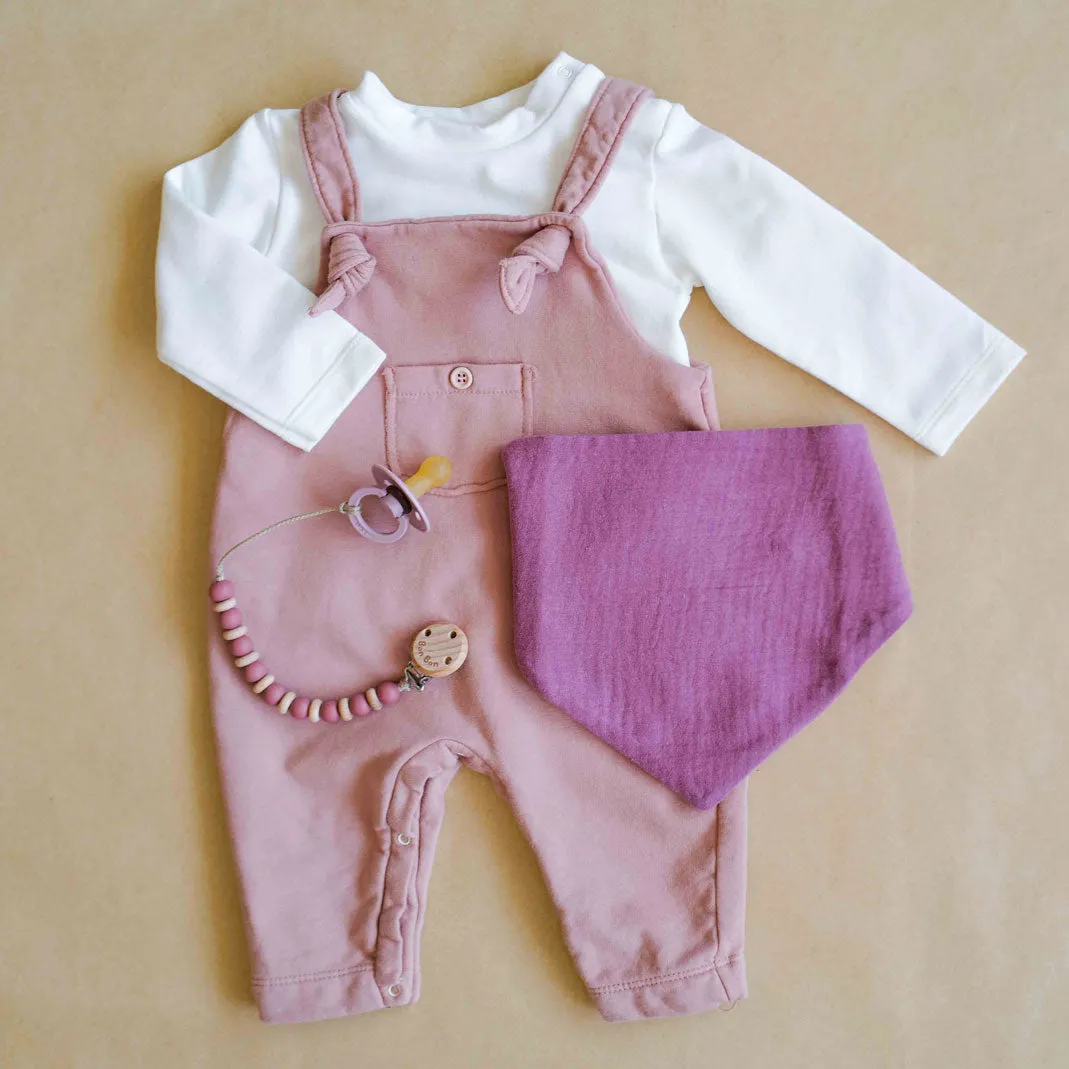 Set salopette con T-shirt