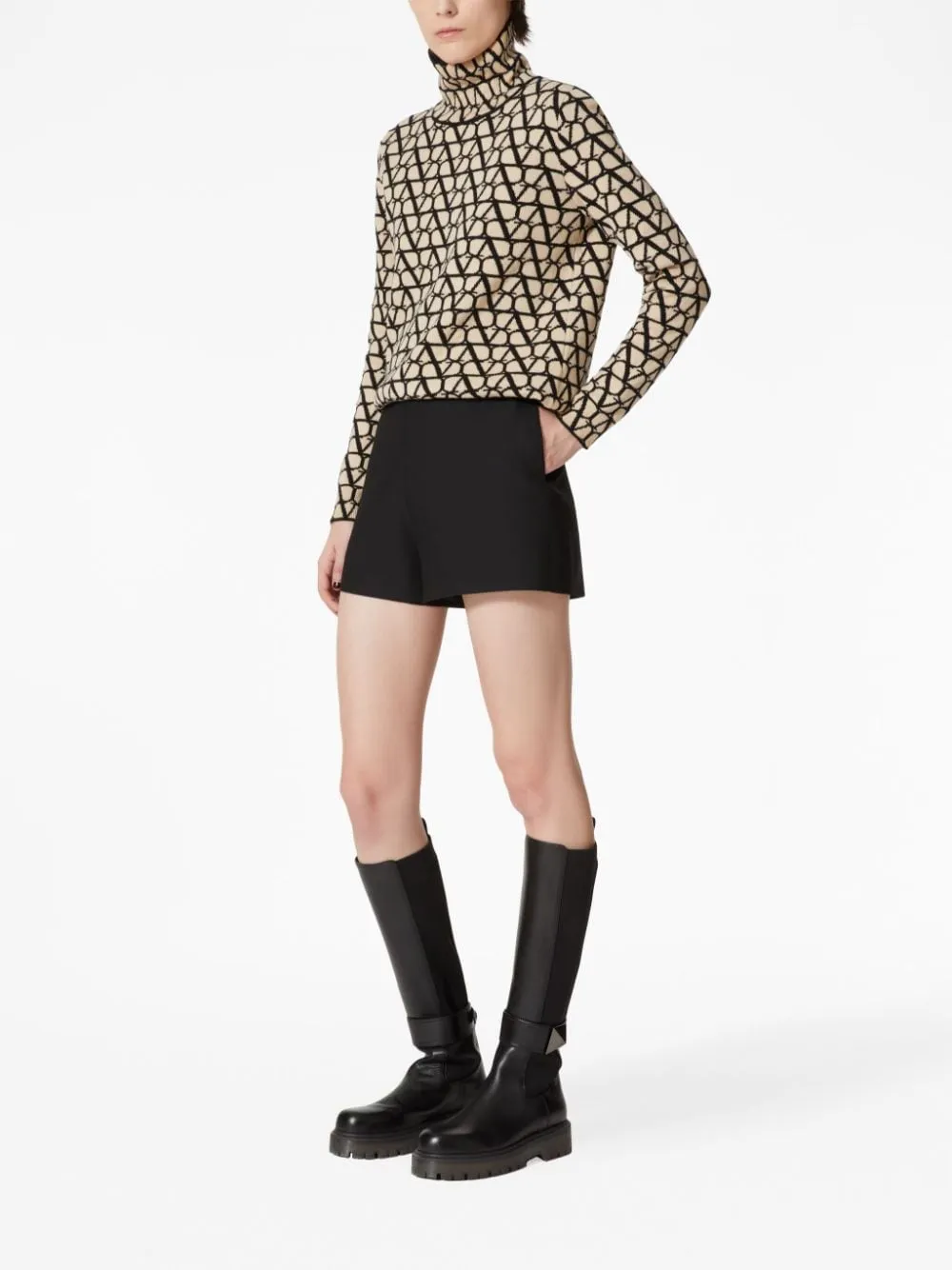 Shorts Valentino in Crepe Couture