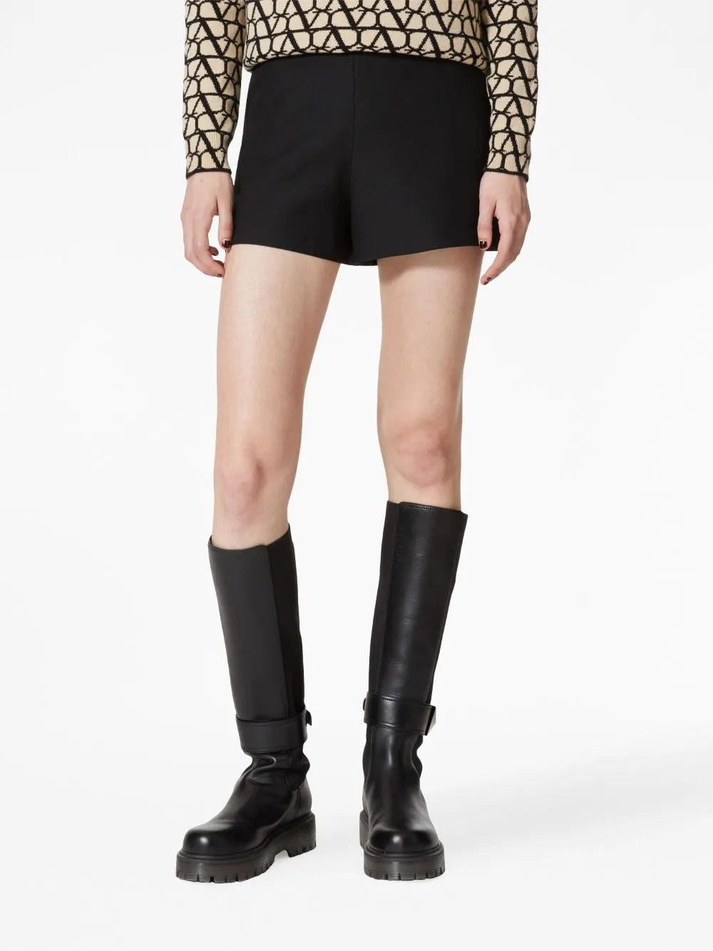 Shorts Valentino in Crepe Couture