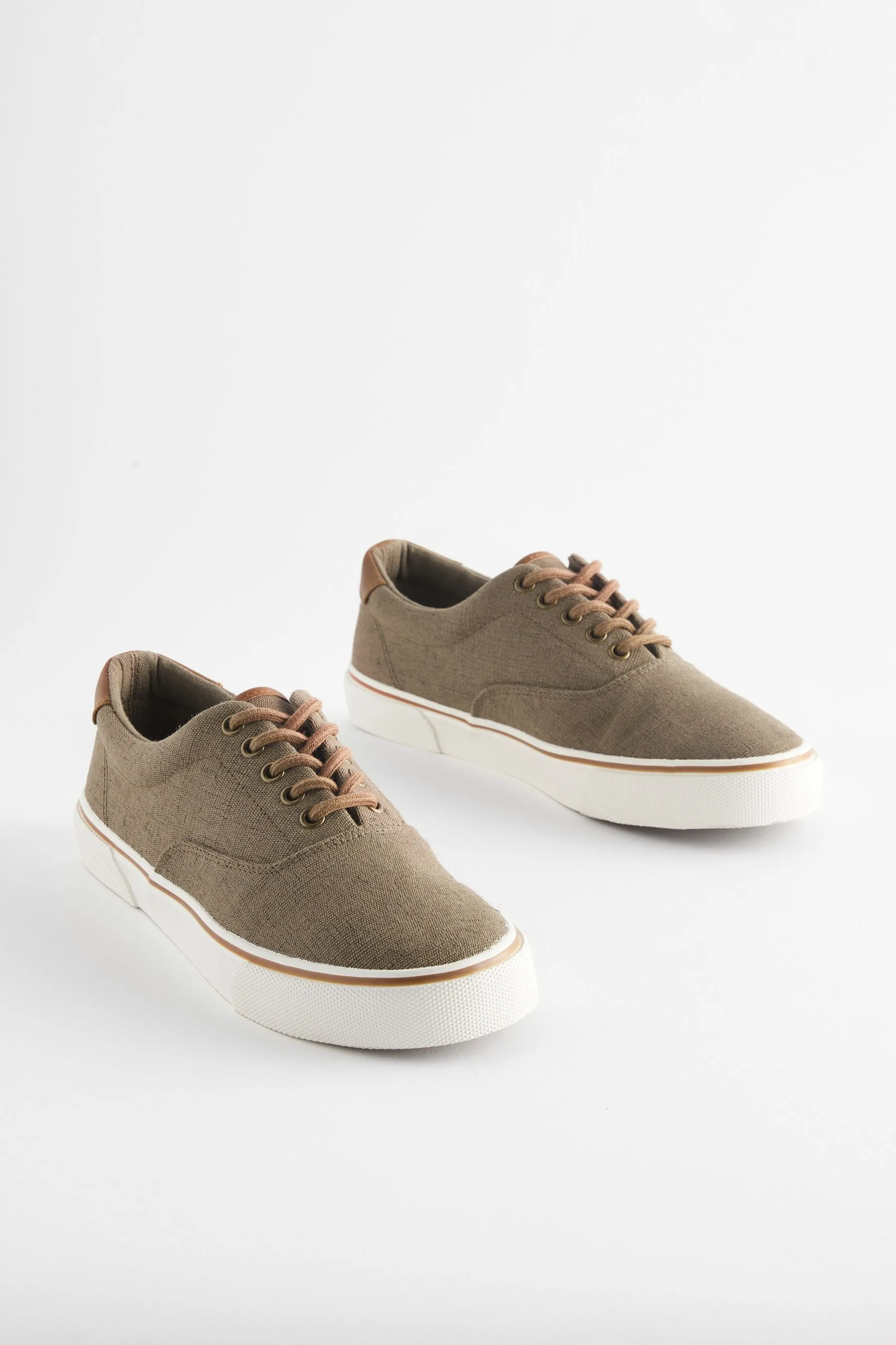 Sneakers di tela classiche