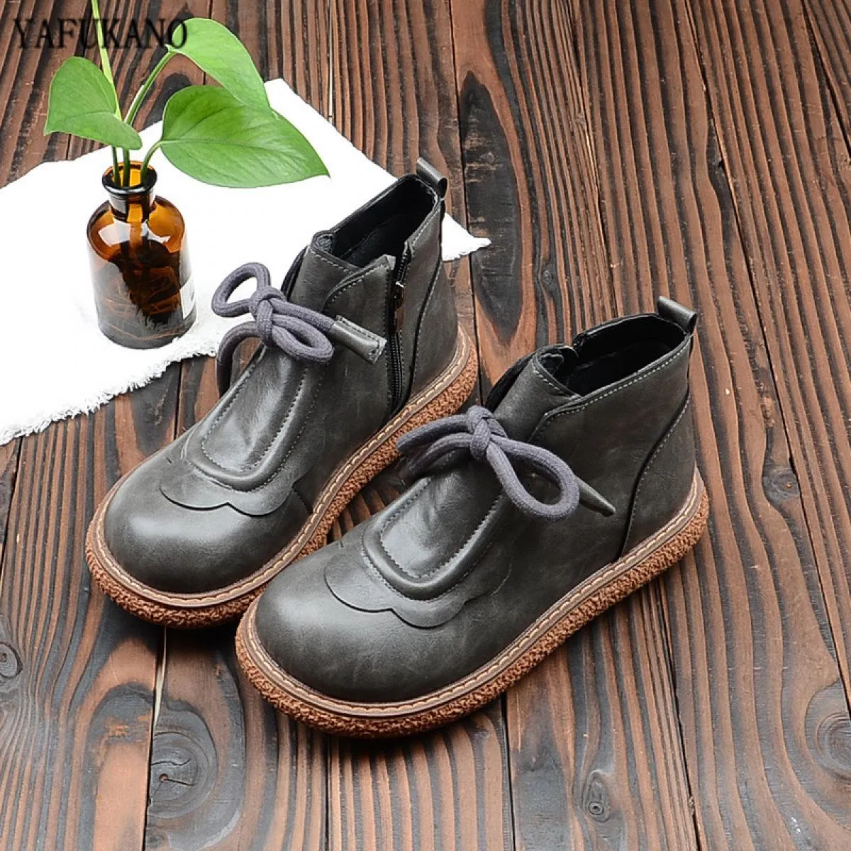 Stivali Martin retrò Scarpe britanniche in pelle Bighead con suola spessa più Stivaletti corti in velluto con punta tonda Stival