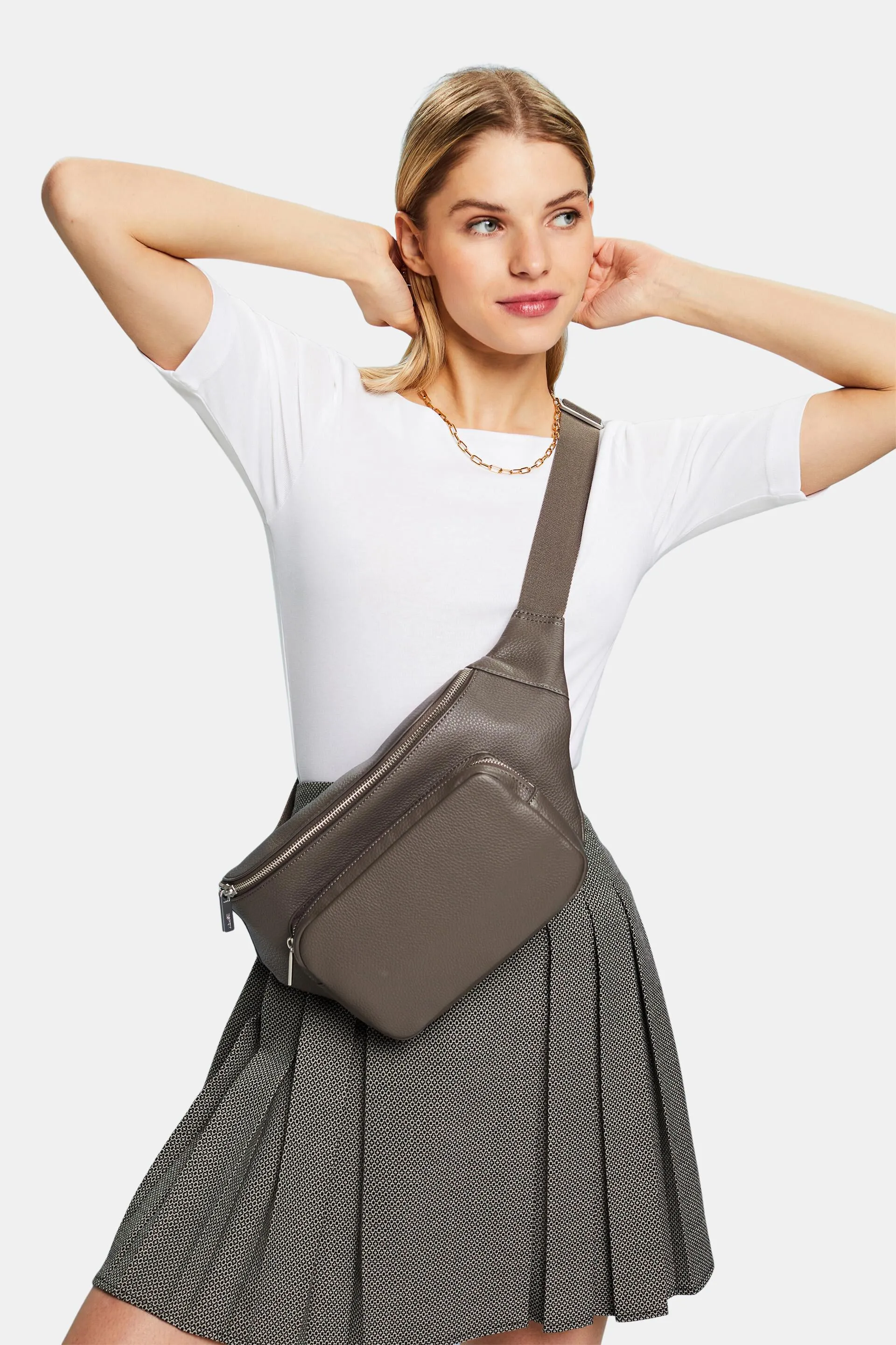 T-shirt con scollo a barchetta