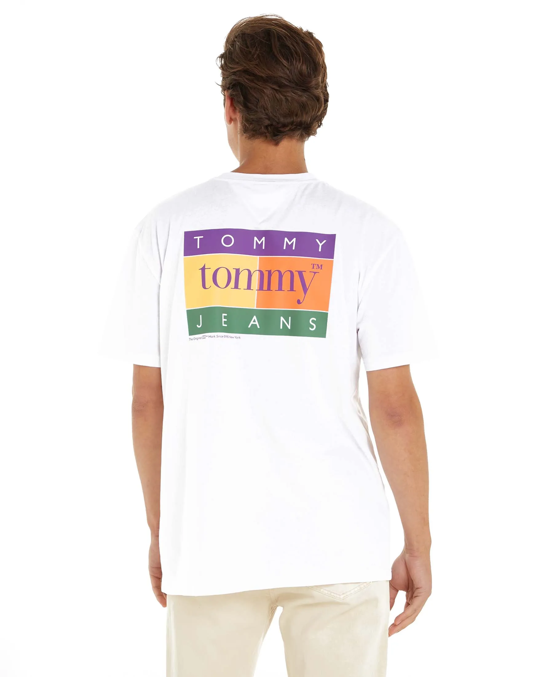 T-shirt mezza manica bianca con maxi logo flag multicolor sul retro