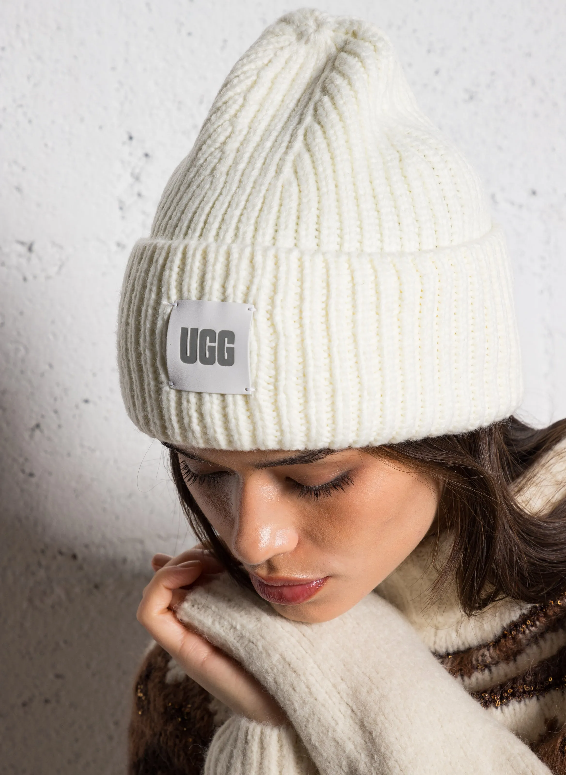  UGG   CHUNKY RIB - Berretto a coste con logo ricamato | Bianco