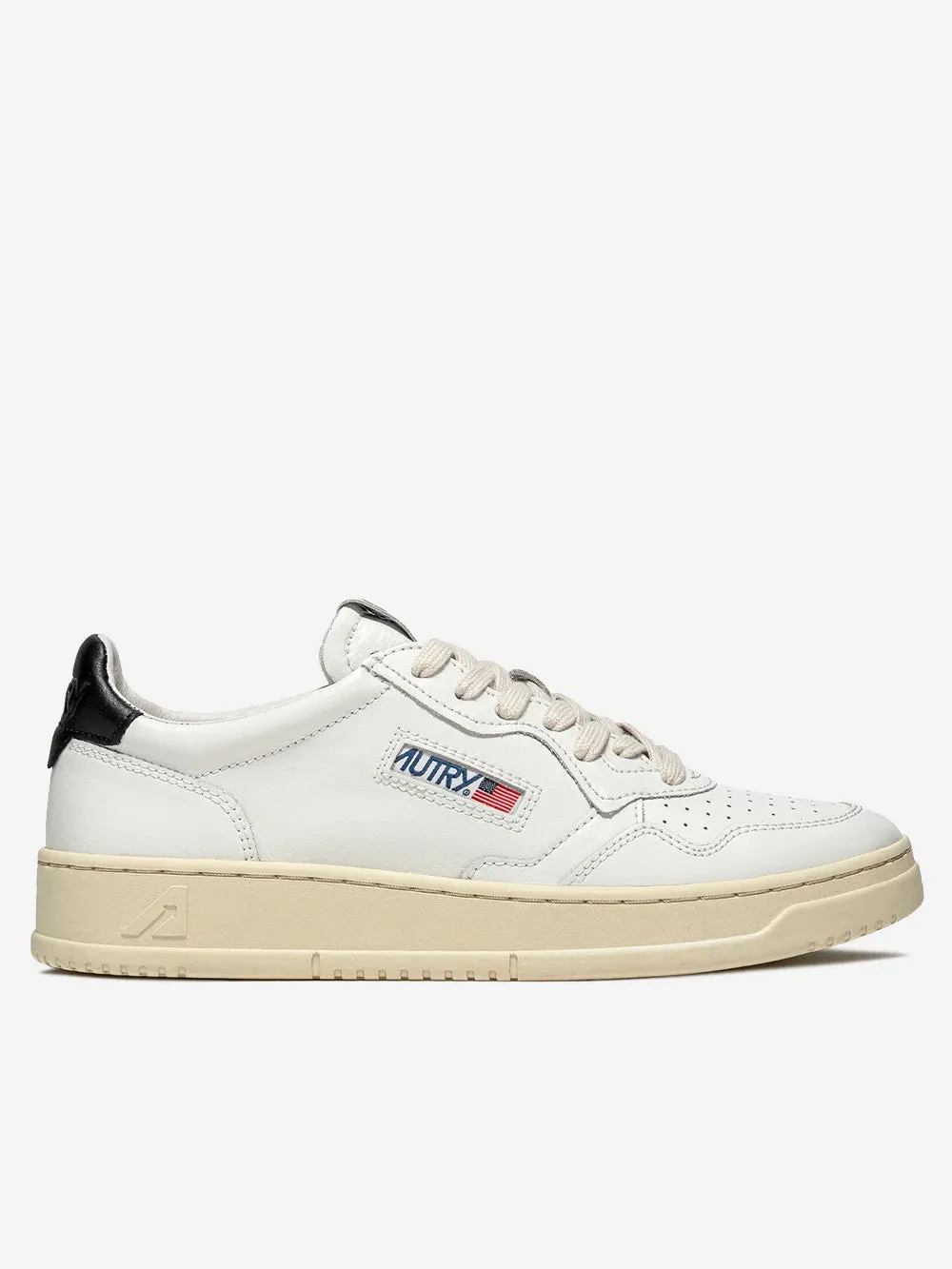 W Medalist Low Sneakers