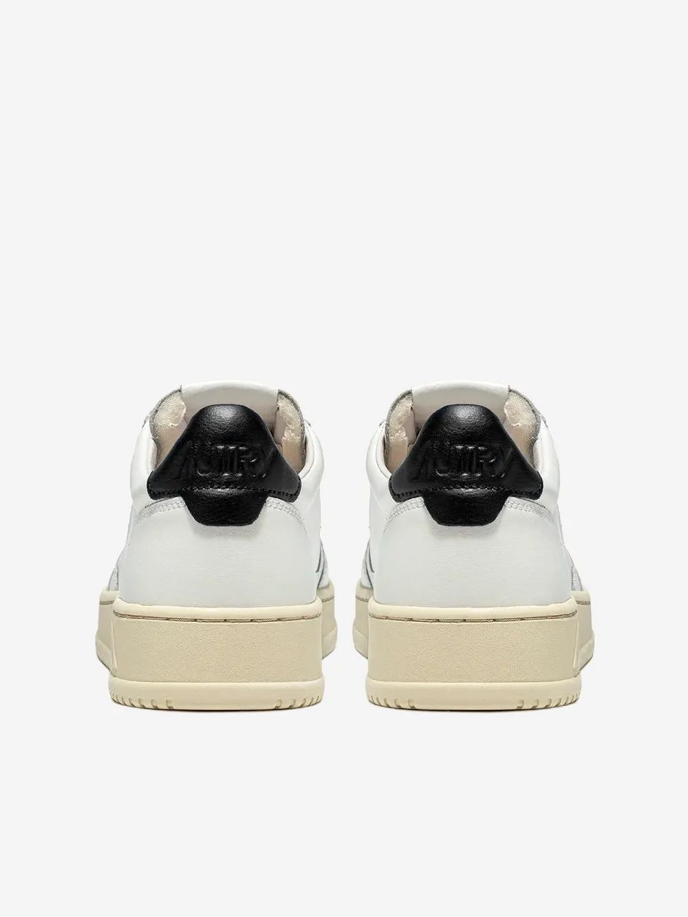 W Medalist Low Sneakers